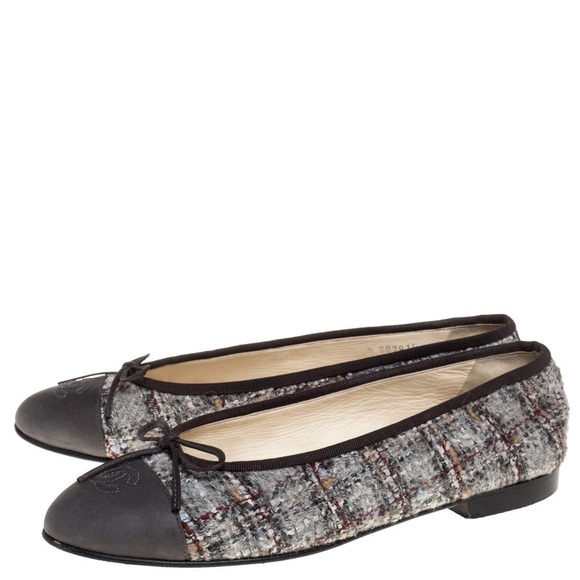 CHANEL Tweed Leather Toe Cap Classic Designer Blogger CC Flats 35 - Picture 1 of 14